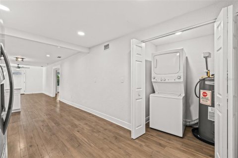 House in Tampa, Florida 2 bedrooms, 85.1 sq.m. № 2198330 - photo 19