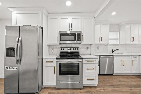 House in Tampa, Florida 2 bedrooms, 85.1 sq.m. № 2198330 - photo 17
