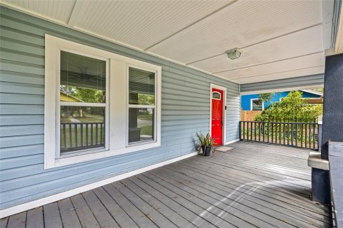 House in Tampa, Florida 2 bedrooms, 85.1 sq.m. № 2198330 - photo 6
