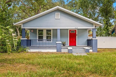 House in Tampa, Florida 2 bedrooms, 85.1 sq.m. № 2198330