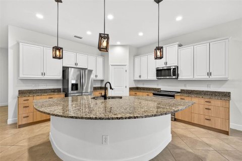 House in Wesley Chapel, Florida 4 bedrooms, 243.13 sq.m. № 1782681 - photo 11