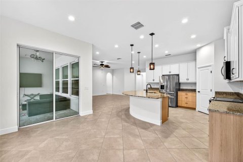 House in Wesley Chapel, Florida 4 bedrooms, 243.13 sq.m. № 1782681 - photo 15