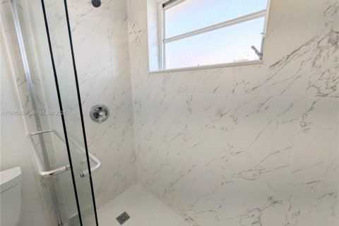 Apartment in Hallandale Beach, Florida 1 bedroom, 484.95 sq.m. № 2001560 - photo 16