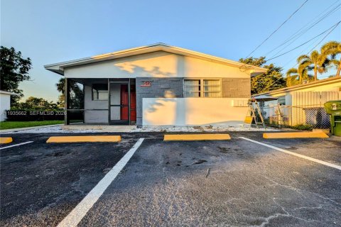 Apartment in Hallandale Beach, Florida 1 bedroom, 484.95 sq.m. № 2001560 - photo 3