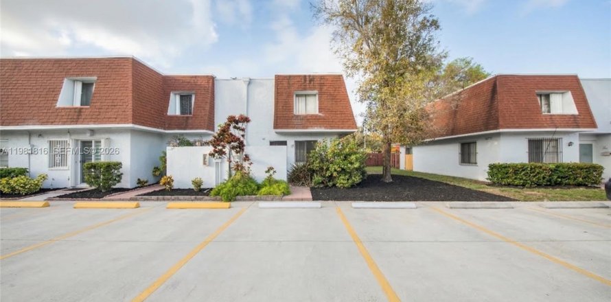 Condo in Miami, Florida, 2 bedrooms  № 2043166