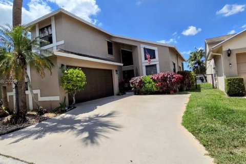House in Boca Raton, Florida 3 bedrooms, 169.83 sq.m. № 1849098 - photo 1