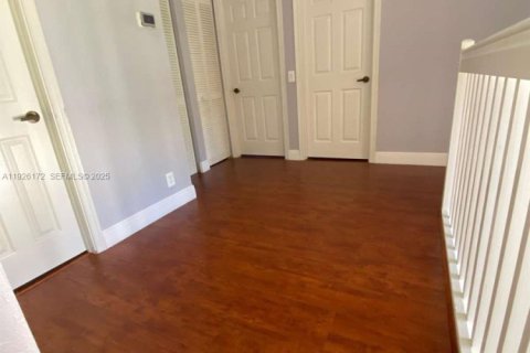 House in Weston, Florida 5 bedrooms, 199.18 sq.m. № 1985759 - photo 9