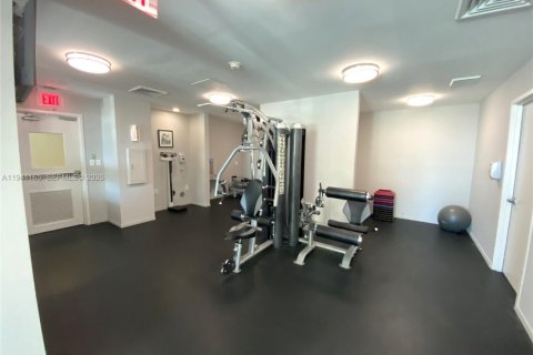 Condo in Miami, Florida, 2 bedrooms  № 1998117 - photo 23