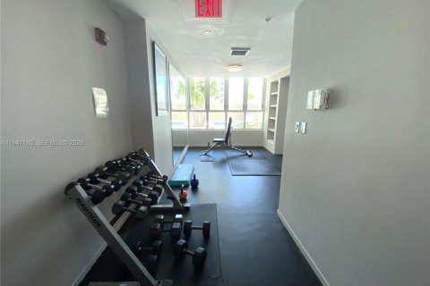 Condo in Miami, Florida, 2 bedrooms  № 1998117 - photo 21