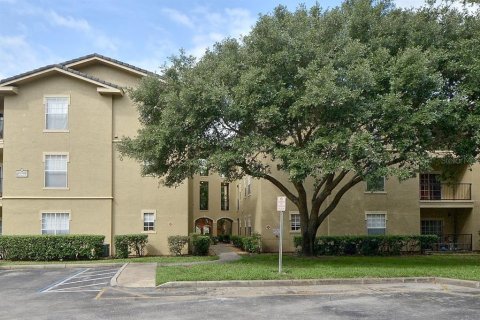 Condominio en alquiler en Lake Mary, Florida, 1 dormitorio, 76.27 m2 № 1837225 - foto 1