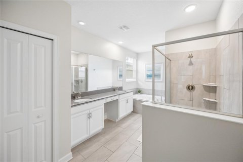 Casa en venta en Davenport, Florida, 6 dormitorios, 305.74 m2 № 2217383 - foto 19