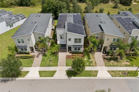 Casa en venta en Davenport, Florida, 6 dormitorios, 305.74 m2 № 2217383 - foto 3