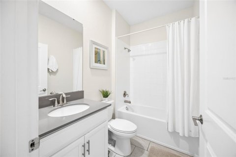 Casa en venta en Davenport, Florida, 6 dormitorios, 305.74 m2 № 2217383 - foto 7