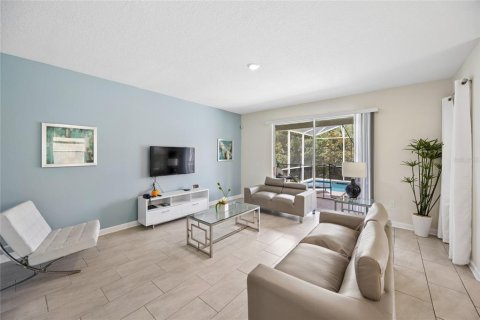 Casa en venta en Davenport, Florida, 6 dormitorios, 305.74 m2 № 2217383 - foto 11