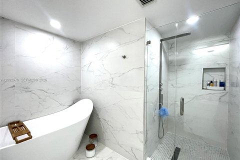 Condominio en alquiler en Fort Lauderdale, Florida, 1 dormitorio, 78.69 m2 № 2383262 - foto 7