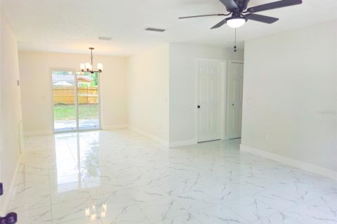 House in Ocala, Florida 3 bedrooms, 135.27 sq.m. № 1805625 - photo 10