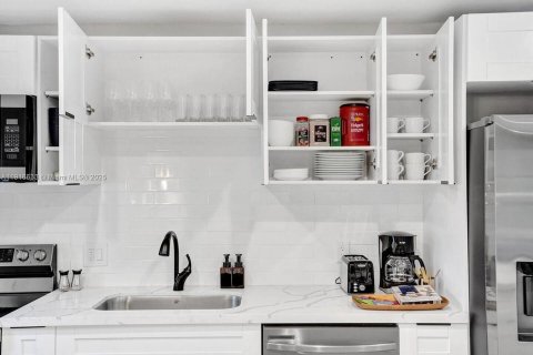 Villa ou maison à louer à Pompano Beach, Floride: 3 chambres, 133.69 m2 № 1973664 - photo 10