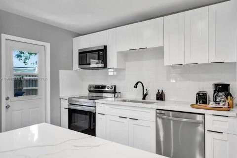 Villa ou maison à louer à Pompano Beach, Floride: 3 chambres, 133.69 m2 № 1973664 - photo 20