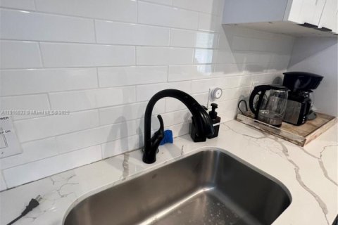 Villa ou maison à louer à Pompano Beach, Floride: 3 chambres, 133.69 m2 № 1973664 - photo 21