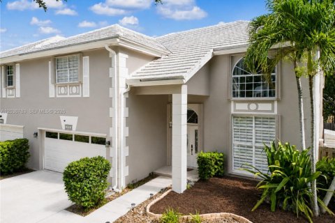 House in Cooper City, Florida 4 bedrooms, 237.09 sq.m. № 2086930 - photo 2