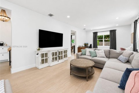 House in Cooper City, Florida 4 bedrooms, 237.09 sq.m. № 2086930 - photo 11