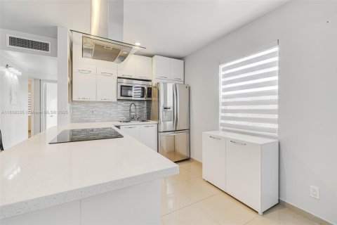 Condo in Delray Beach, Florida, 2 bedrooms  № 1827450 - photo 5