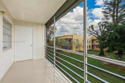 Condo in Delray Beach, Florida, 2 bedrooms  № 1827450 - photo 23