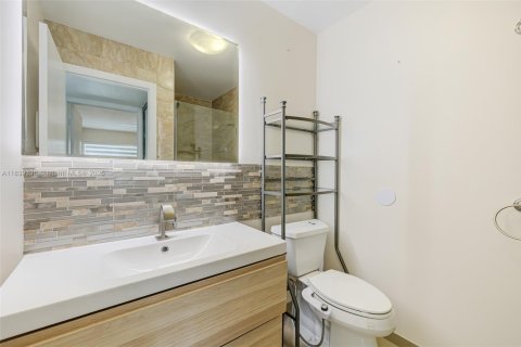 Condo in Delray Beach, Florida, 2 bedrooms  № 1827450 - photo 15
