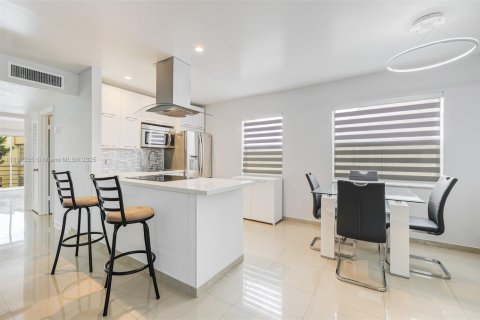 Condo in Delray Beach, Florida, 2 bedrooms  № 1827450 - photo 4