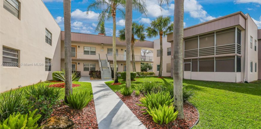 Condo in Delray Beach, Florida, 2 bedrooms № 1827450