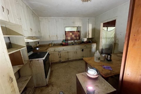 House in Sarasota, Florida 2 bedrooms, 133.22 sq.m. № 2201511 - photo 3