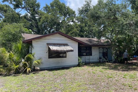 House in Sarasota, Florida 2 bedrooms, 133.22 sq.m. № 2201511