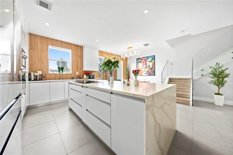 Купить таунхаус в Дорал, Флорида 3 спальни, 141.21м2, № 2047913 - фото 3