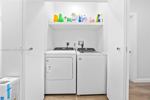 Купить таунхаус в Дорал, Флорида 3 спальни, 141.21м2, № 2047913 - фото 12