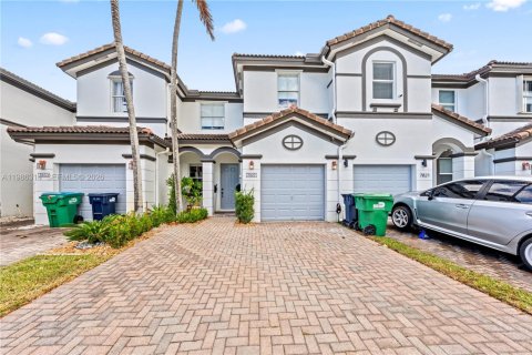 Купить таунхаус в Дорал, Флорида 3 спальни, 141.21м2, № 2047913 - фото 15