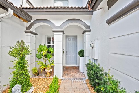 Купить таунхаус в Дорал, Флорида 3 спальни, 141.21м2, № 2047913 - фото 17