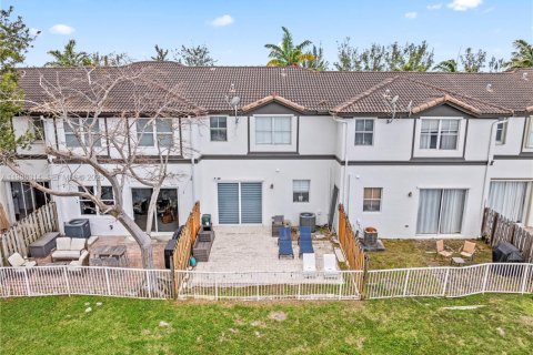 Купить таунхаус в Дорал, Флорида 3 спальни, 141.21м2, № 2047913 - фото 16