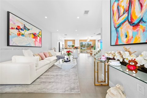 Купить таунхаус в Дорал, Флорида 3 спальни, 141.21м2, № 2047913 - фото 5