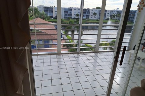 Купить кондоминиум в Дания-Бич, Флорида 2 спальни, 106.28м2, № 1973253 - фото 5