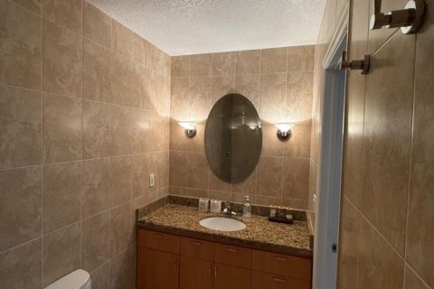 Touwnhouse à vendre à Miami, Floride: 3 chambres, 128.76 m2 № 2146840 - photo 21