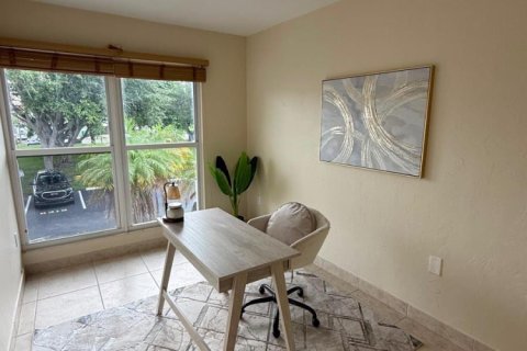 Touwnhouse à vendre à Miami, Floride: 3 chambres, 128.76 m2 № 2146840 - photo 23