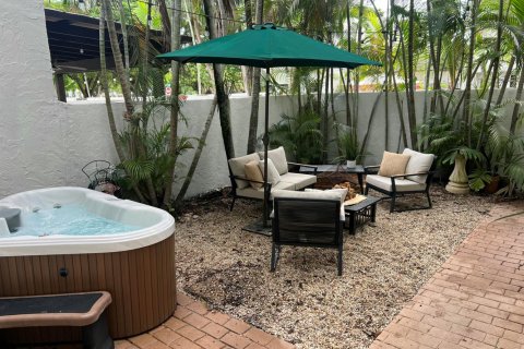 Touwnhouse à vendre à Miami, Floride: 3 chambres, 128.76 m2 № 2146840 - photo 26