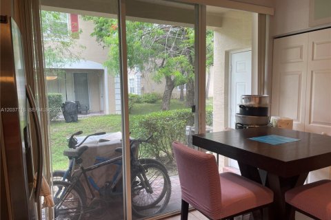 Townhouse in Plantation, Florida 2 bedrooms, 118.91 sq.m. № 2086680 - photo 14
