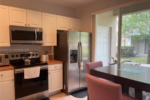 Townhouse in Plantation, Florida 2 bedrooms, 118.91 sq.m. № 2086680 - photo 11