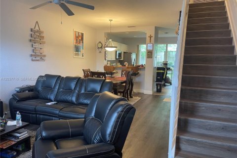 Townhouse in Plantation, Florida 2 bedrooms, 118.91 sq.m. № 2086680 - photo 2