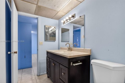 Condo in Lauderhill, Florida, 2 bedrooms  № 1994450 - photo 19