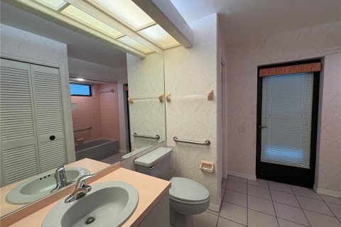 Villa ou maison à vendre à Cape Coral, Floride: 4 chambres, 293.29 m2 № 2431646 - photo 15