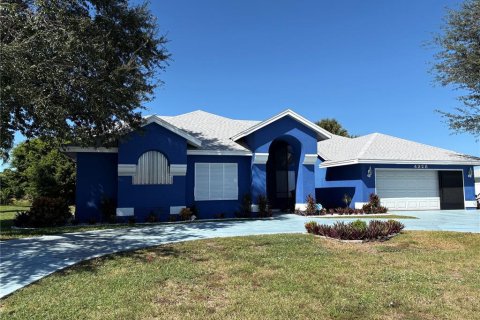 Villa ou maison à Cape Coral, Floride 4 chambres, 293.29 m2 № 2431646