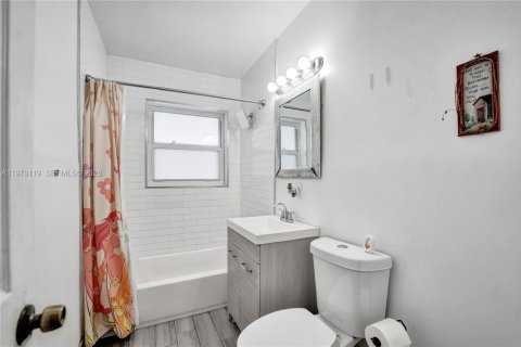 Купить виллу или дом в Холливуд, Флорида 3 спальни, 107.3м2, № 2034103 - фото 21