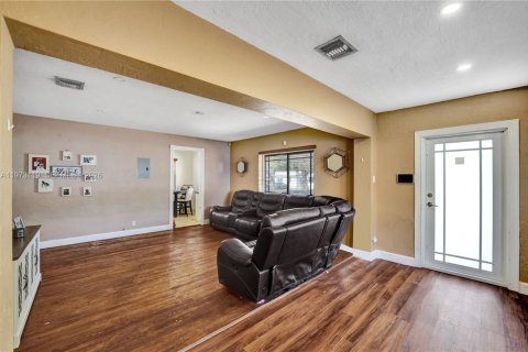 Купить виллу или дом в Холливуд, Флорида 3 спальни, 107.3м2, № 2034103 - фото 7